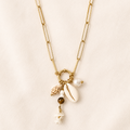 colar charm