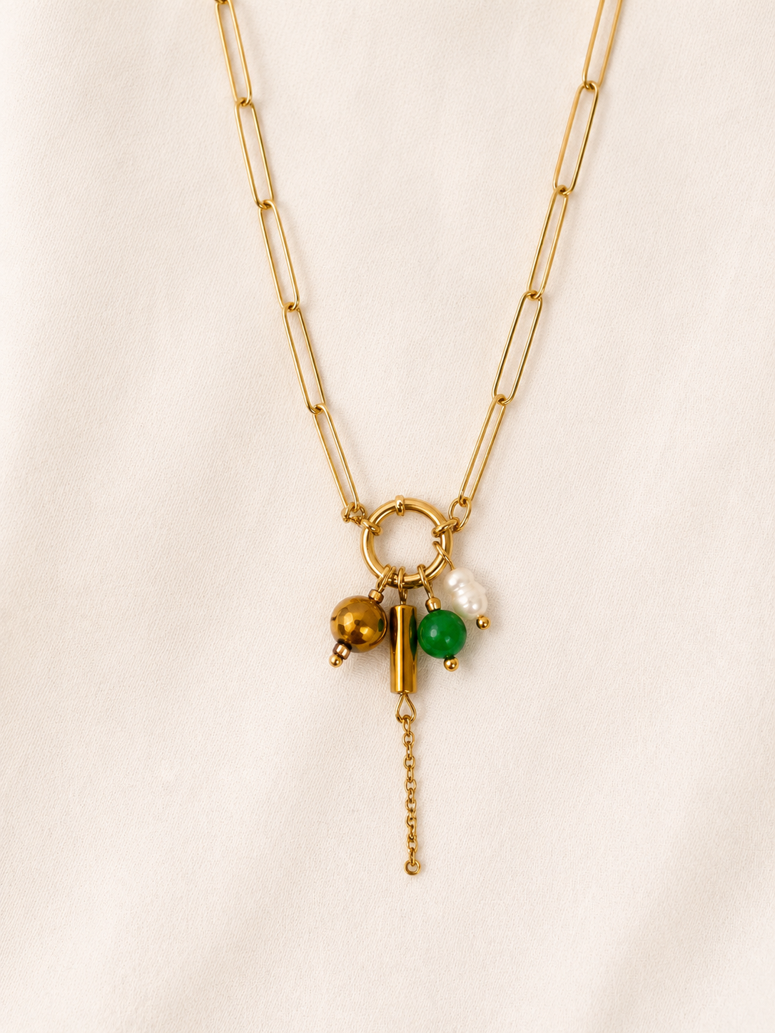 colar charm