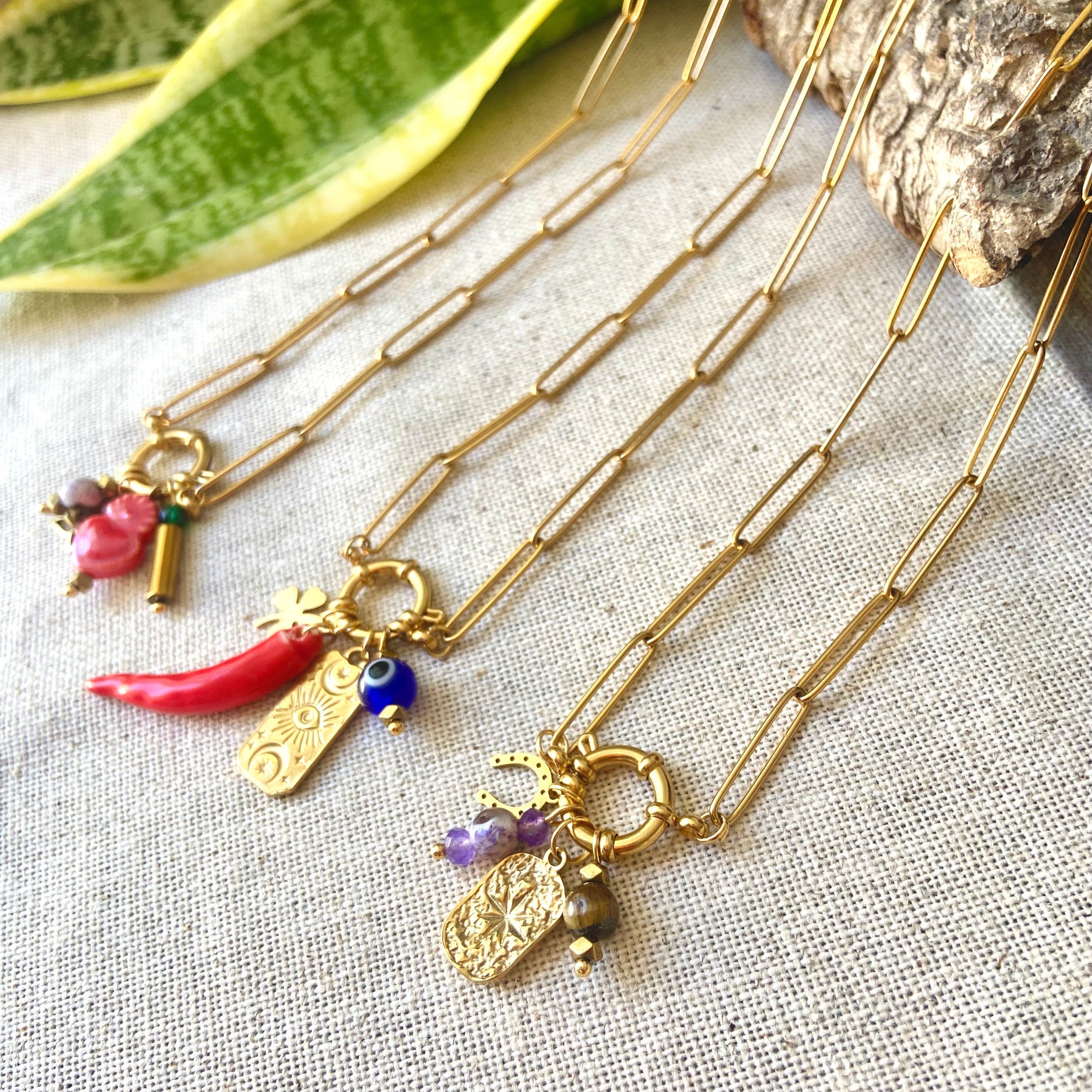 colar charms
