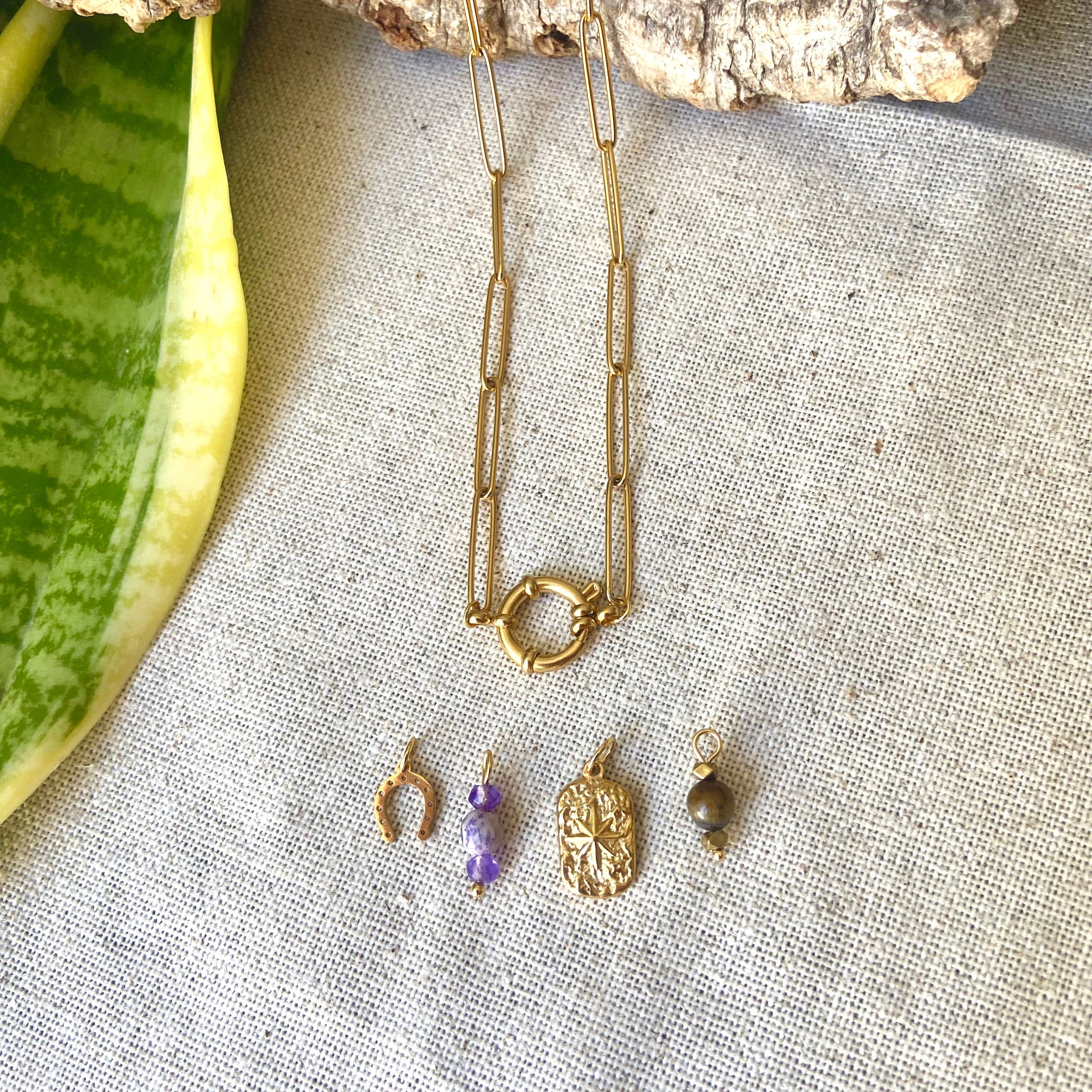 colar charms
