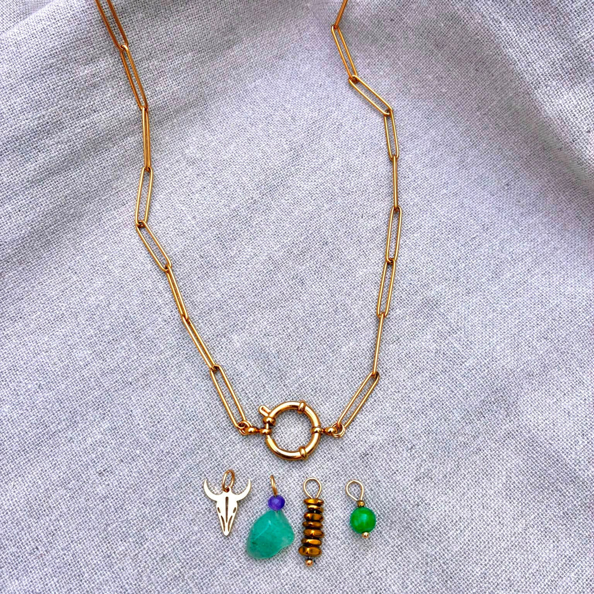 colar charms amuleto
