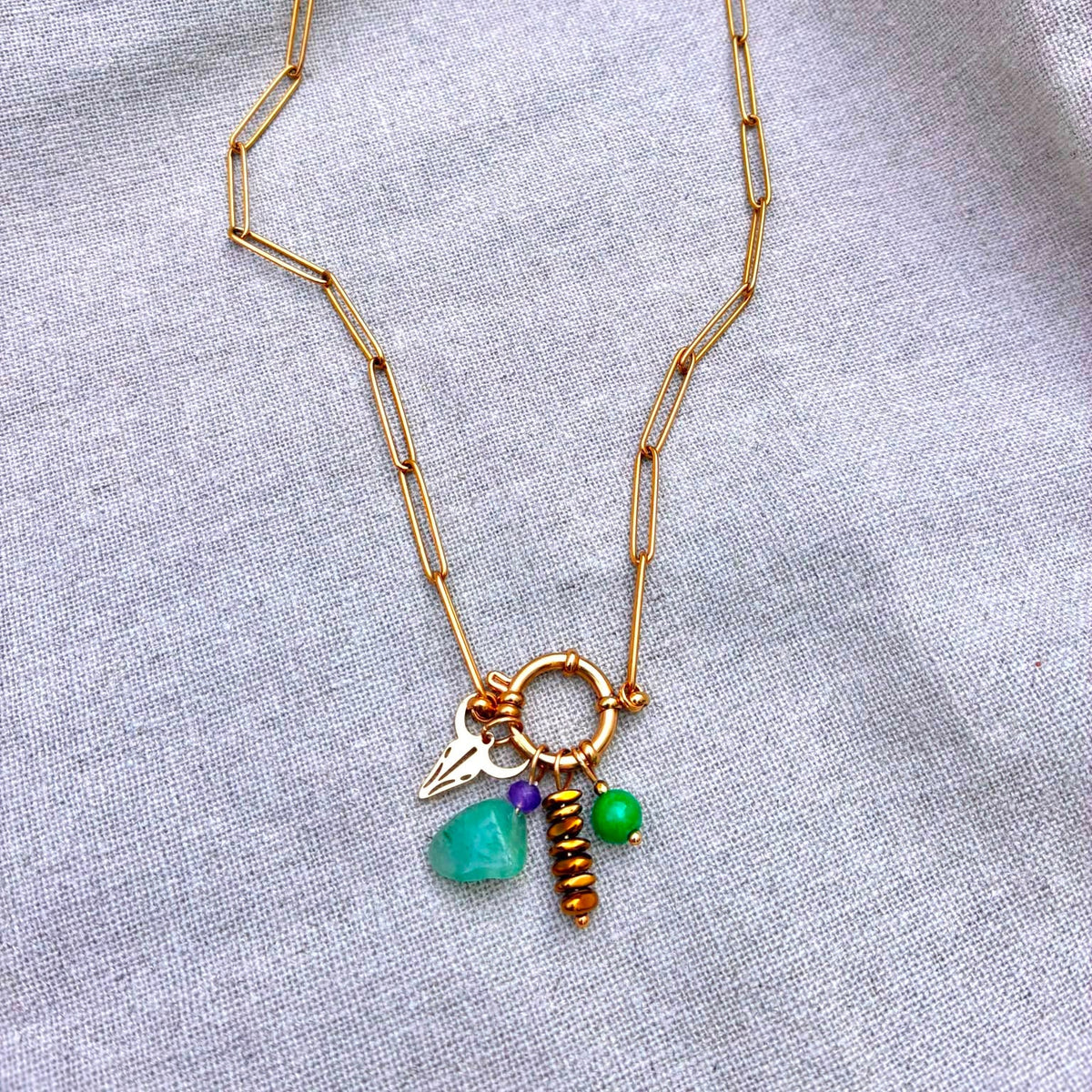 colar charms amuleto