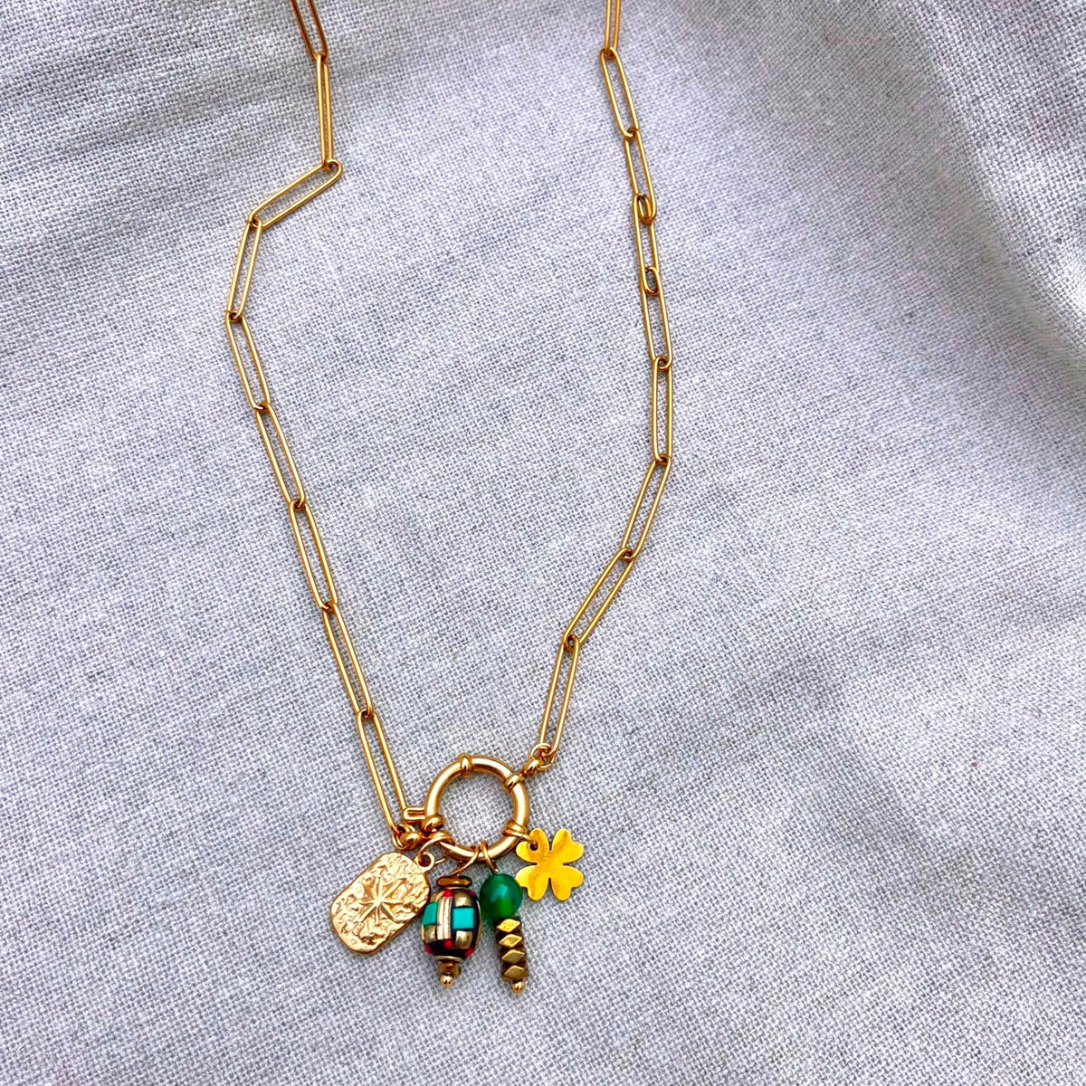 colar charms amuleto