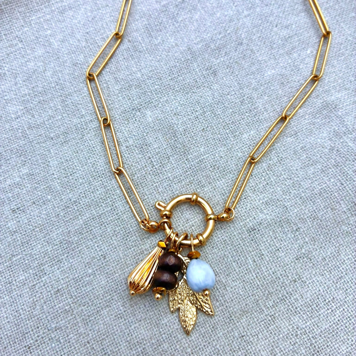colar charms sementes