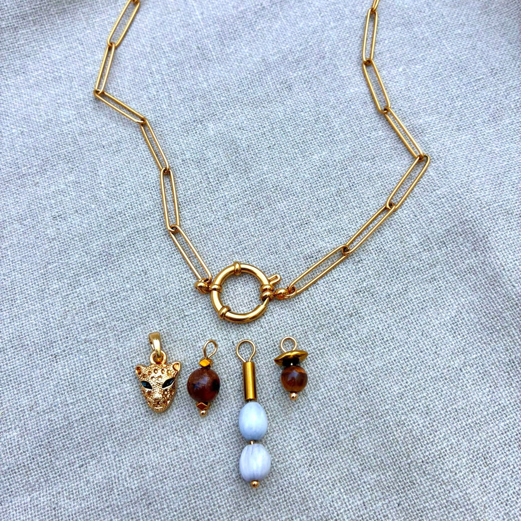 colar charms sementes